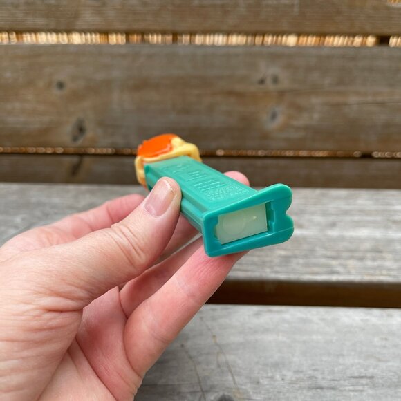 VINTAGE 90s 🍭 PEBBLES PEZ DISPENSER . 1992 FLINTSTONES MEMORABILIA . RETRO CANDY - Picture 12 of 16